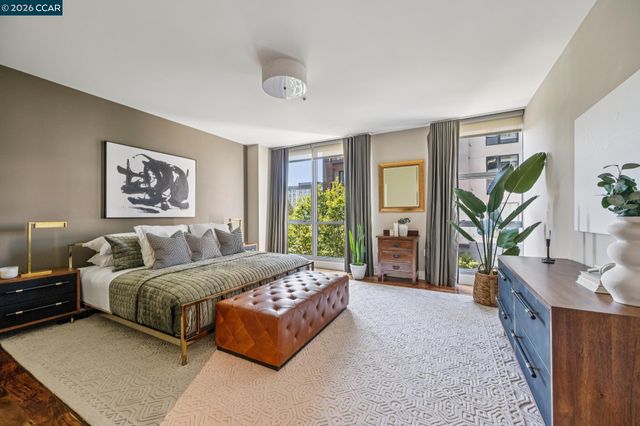 438 W Grand Ave 405, Oakland, CA 94612