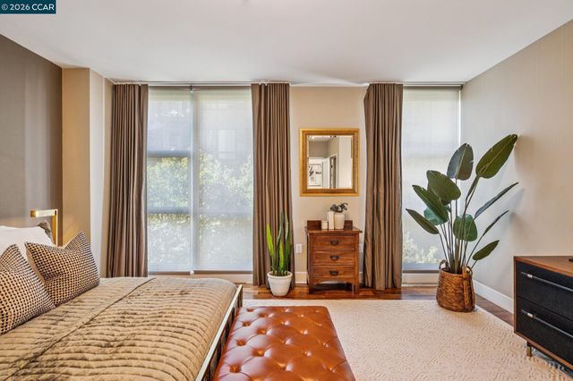 438 W Grand Ave 405, Oakland, CA 94612