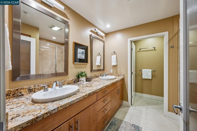 438 W Grand Ave 405, Oakland, CA 94612