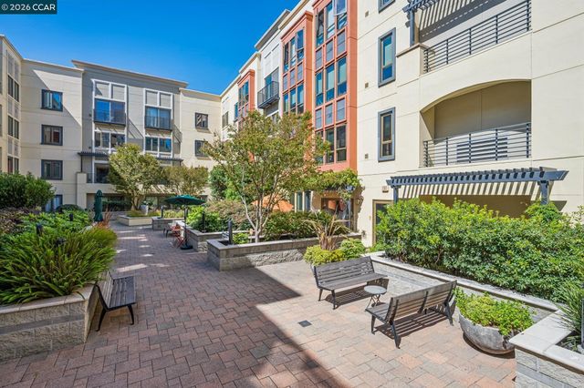 438 W Grand Ave 405, Oakland, CA 94612