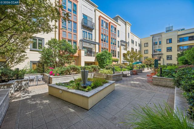 438 W Grand Ave 405, Oakland, CA 94612