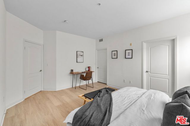 1100 S Clark Drive 203, Los Angeles, CA 90035