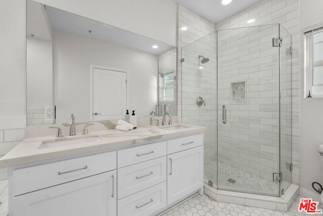 1100 S Clark Drive 203, Los Angeles, CA 90035