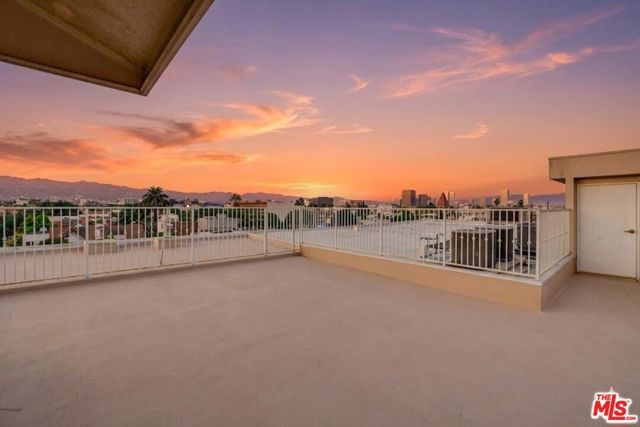 1100 S Clark Drive 203, Los Angeles, CA 90035