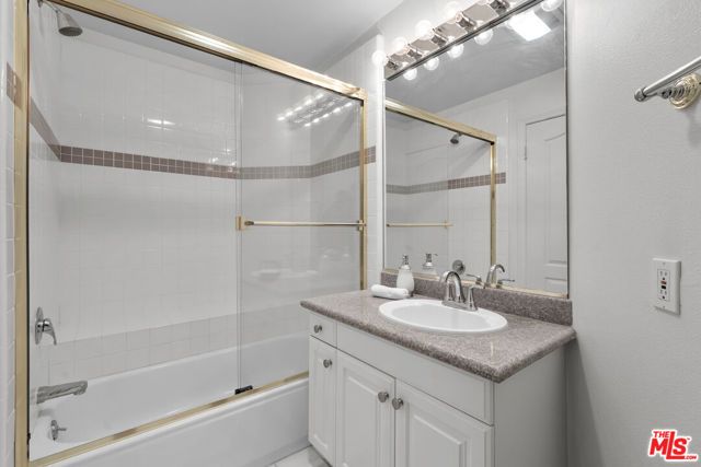 1100 S Clark Drive 203, Los Angeles, CA 90035