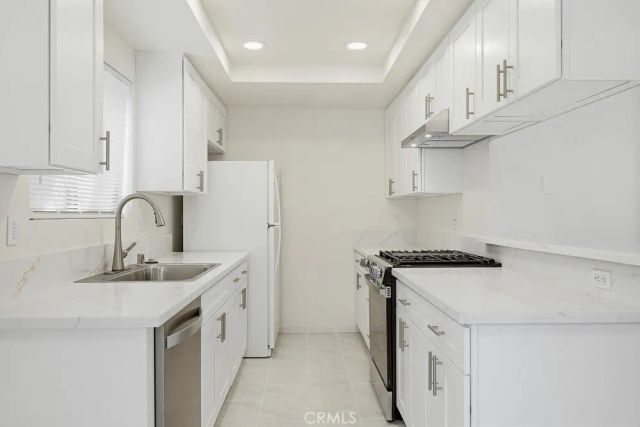 4881 Vista Dr 3, Huntington Beach, CA 92649