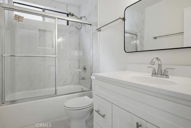 4881 Vista Dr 3, Huntington Beach, CA 92649