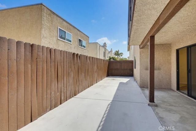 4881 Vista Dr 3, Huntington Beach, CA 92649