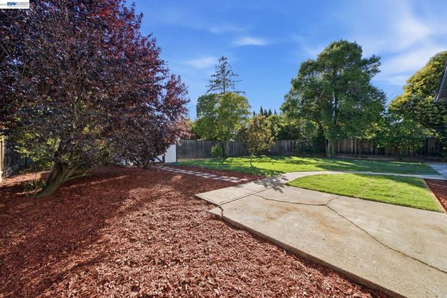 1829 Elkwood Dr, Concord, CA 94519