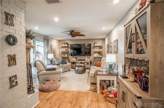 1008 Merrywood Drive, Englewood, OH 45322