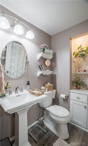 1008 Merrywood Drive, Englewood, OH 45322