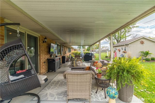 1008 Merrywood Drive, Englewood, OH 45322