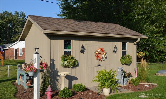 1008 Merrywood Drive, Englewood, OH 45322