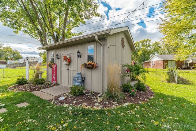 1008 Merrywood Drive, Englewood, OH 45322