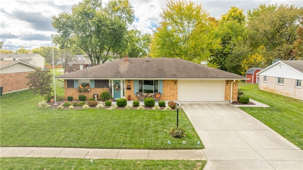 1008 Merrywood Drive, Englewood, OH 45322