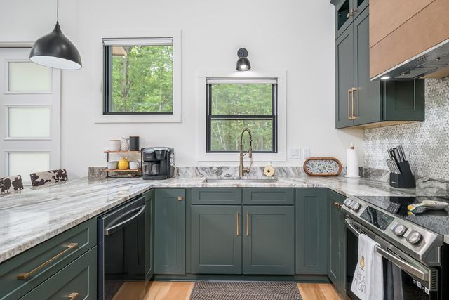 77 Hickory Lane, Ellijay, GA 30540