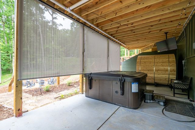 77 Hickory Lane, Ellijay, GA 30540