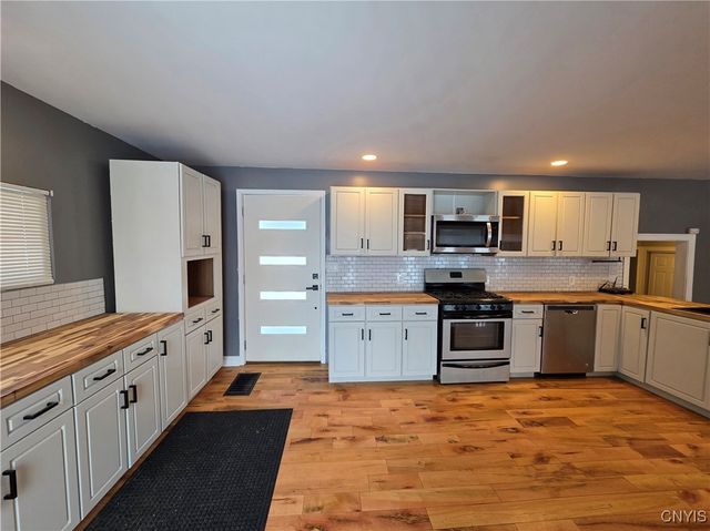 10030 Hillside Terrace, Marcy, NY 13403