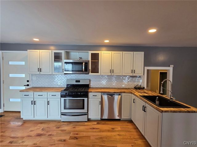 10030 Hillside Terrace, Marcy, NY 13403