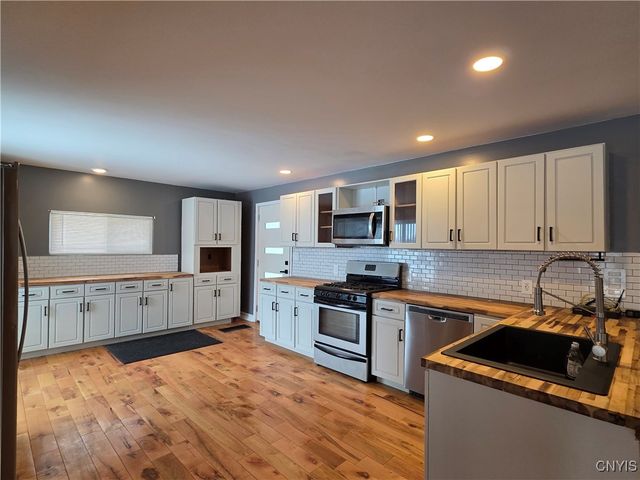 10030 Hillside Terrace, Marcy, NY 13403