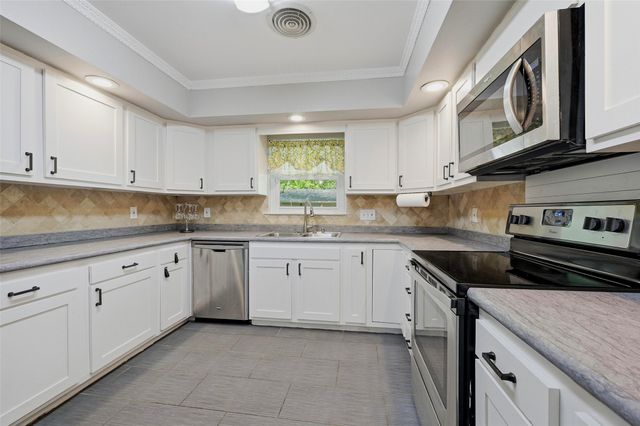 1914 Laurel Road, Gainesville, TX 76240