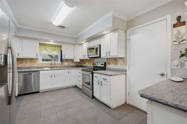 1914 Laurel Road, Gainesville, TX 76240