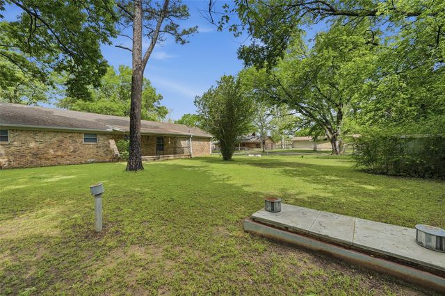 1914 Laurel Road, Gainesville, TX 76240