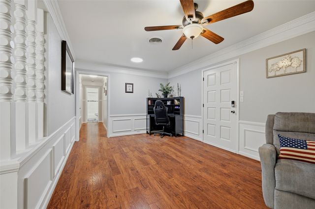 1914 Laurel Road, Gainesville, TX 76240