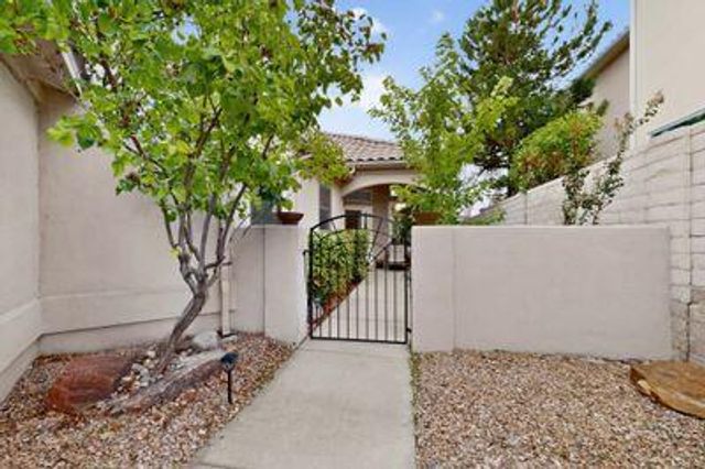 11101 Costa Del Sol NE, Albuquerque, NM 87111