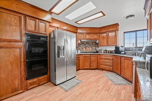 1410 Martinique Dr, Hemet, CA 92543