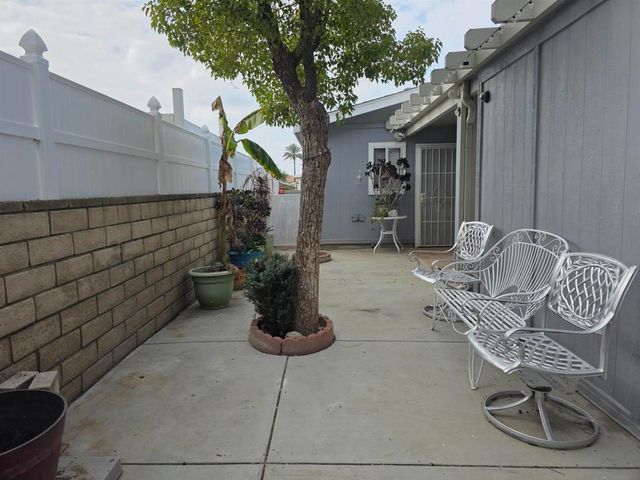 1410 Martinique Dr, Hemet, CA 92543