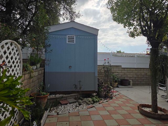 1410 Martinique Dr, Hemet, CA 92543