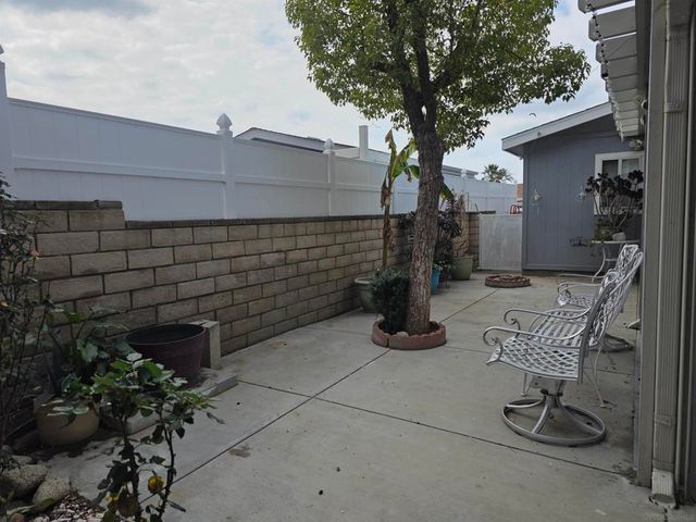 1410 Martinique Dr, Hemet, CA 92543