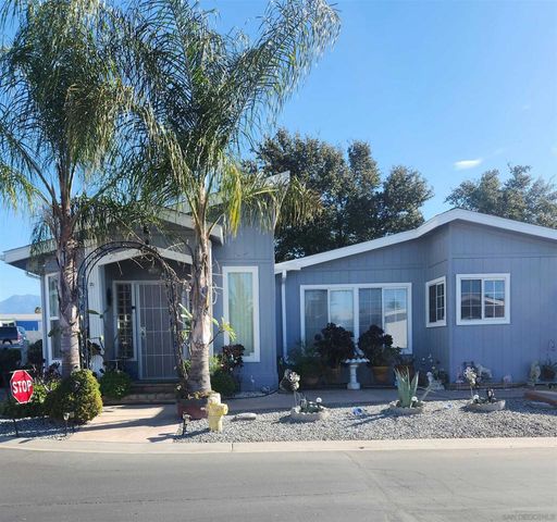 1410 Martinique Dr, Hemet, CA 92543