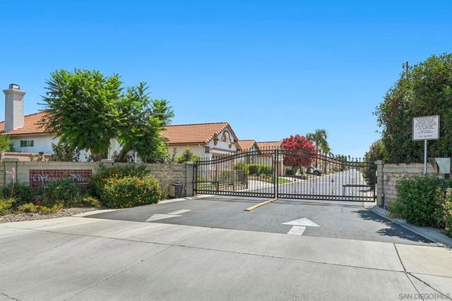 1410 Martinique Dr, Hemet, CA 92543