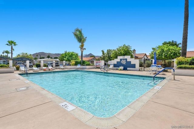 1410 Martinique Dr, Hemet, CA 92543