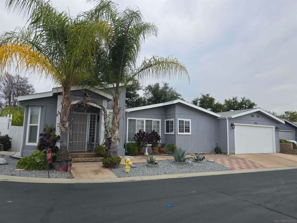 1410 Martinique Dr, Hemet, CA 92543