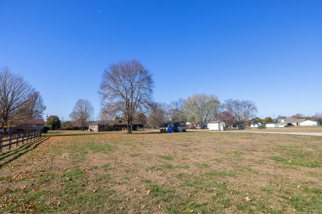 1755 McBride Rd, Lewisburg, TN 37091