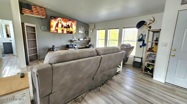 102 Robinson Ln, St. Maries, ID 83861