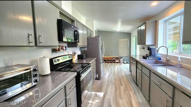 102 Robinson Ln, St. Maries, ID 83861