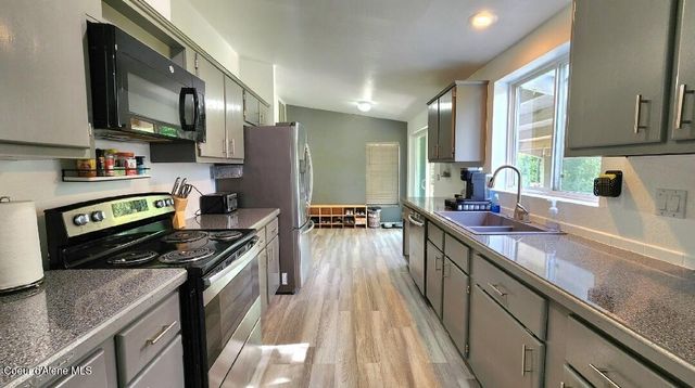 102 Robinson Ln, St. Maries, ID 83861