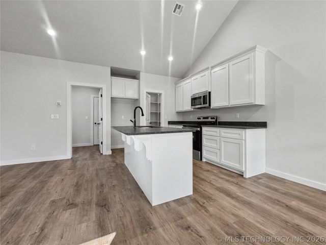 890 E Harlan Drive, Tahlequah, OK 74464