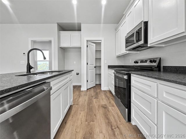 890 E Harlan Drive, Tahlequah, OK 74464