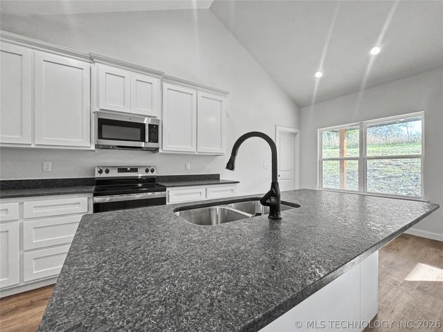 890 E Harlan Drive, Tahlequah, OK 74464