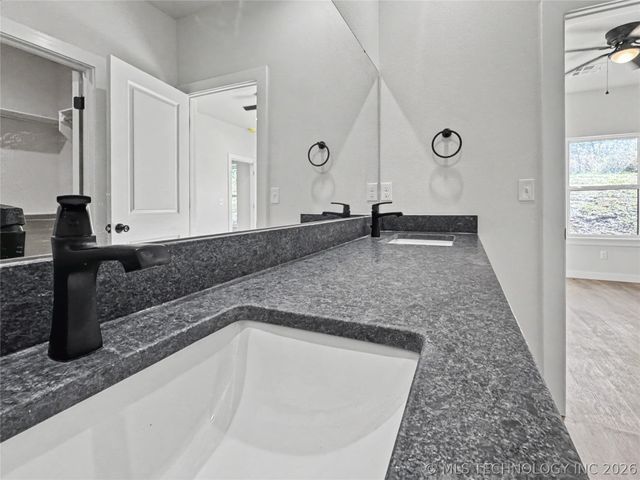 890 E Harlan Drive, Tahlequah, OK 74464