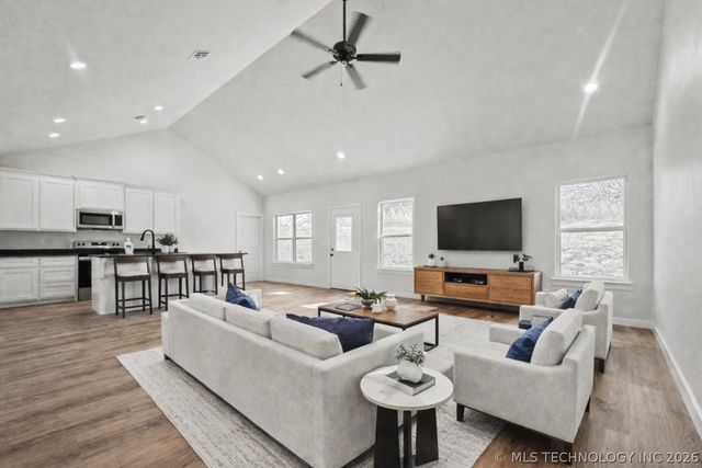 890 E Harlan Drive, Tahlequah, OK 74464