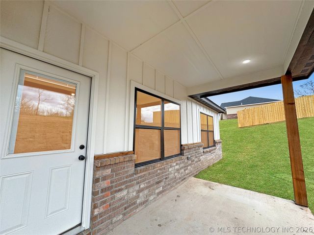 890 E Harlan Drive, Tahlequah, OK 74464