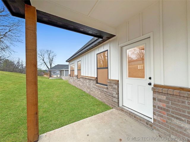 890 E Harlan Drive, Tahlequah, OK 74464