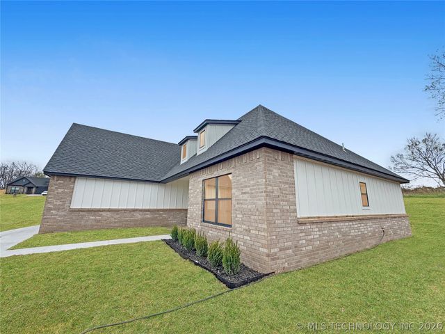 890 E Harlan Drive, Tahlequah, OK 74464