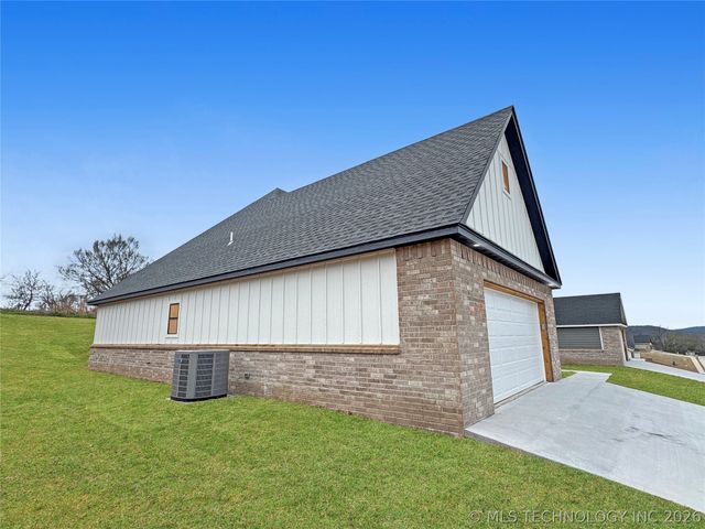 890 E Harlan Drive, Tahlequah, OK 74464